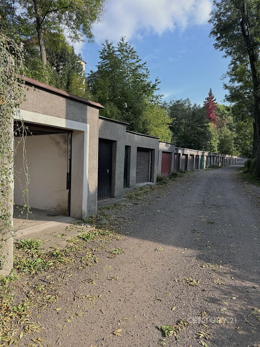 Prodej garáže 18 m² – fotografie 3