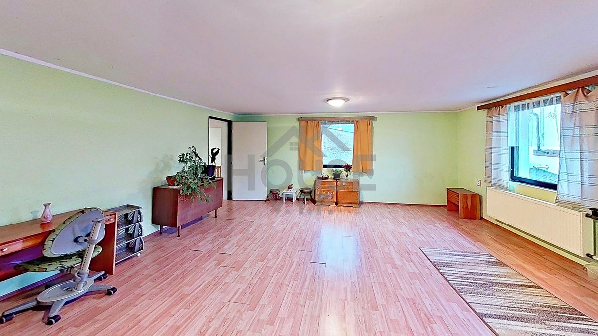 Prodej rodinného domu 160 m², pozemek 288 m² – fotografie 2