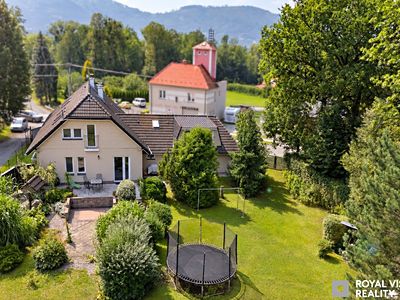 Prodej rodinného domu 265 m², pozemek 2174 m²
