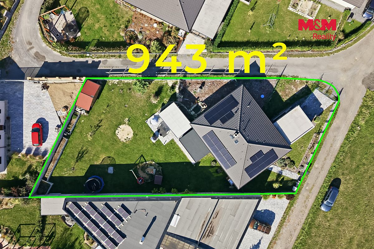 Prodej rodinného domu 130 m², pozemek 943 m² – fotografie 2