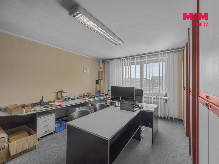 Комерційне приміщення на продаж, 330 м² (16 з 30)