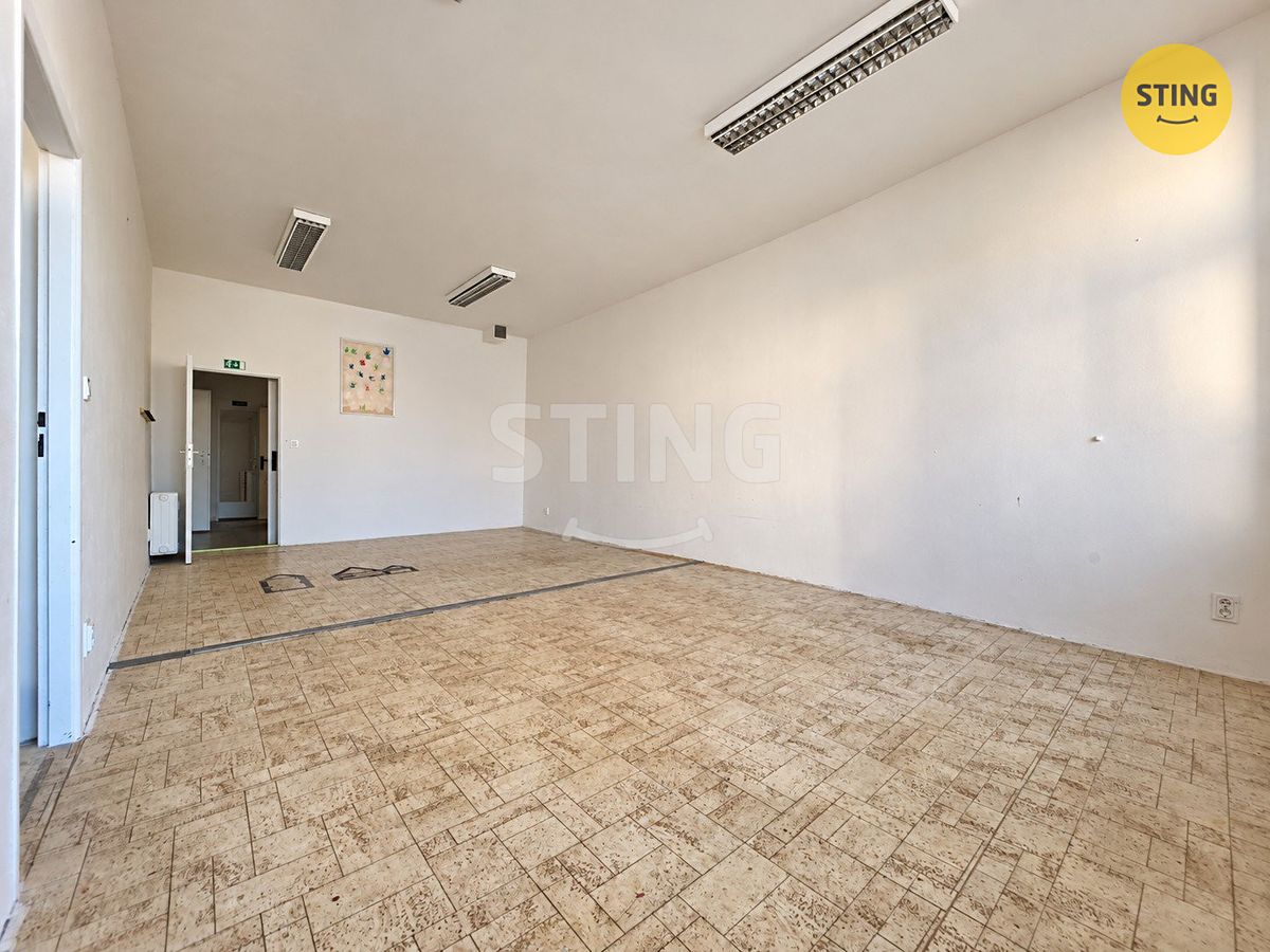 Pronájem obchodního prostoru 115 m² – fotografie 4