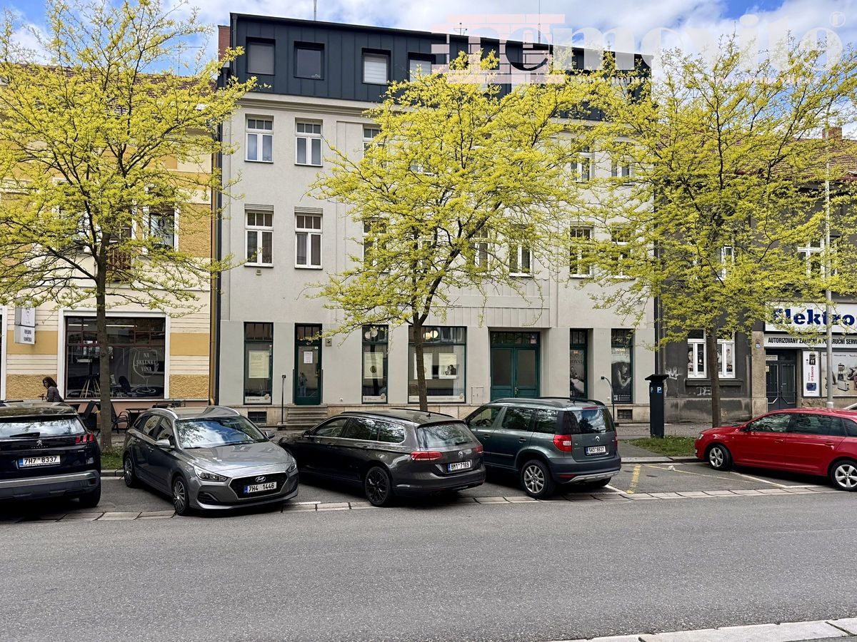 Pronájem obchodního prostoru 77 m²
