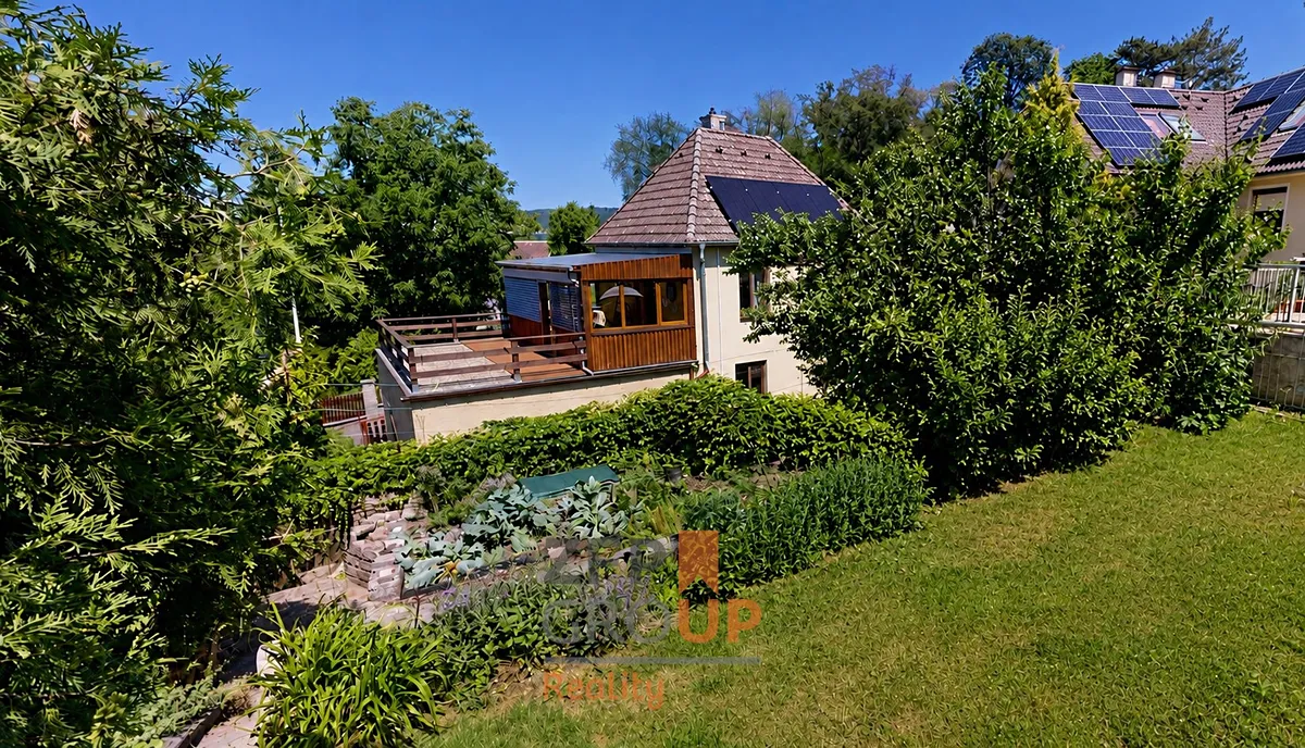 Prodej rodinného domu 205 m², pozemek 840 m²
