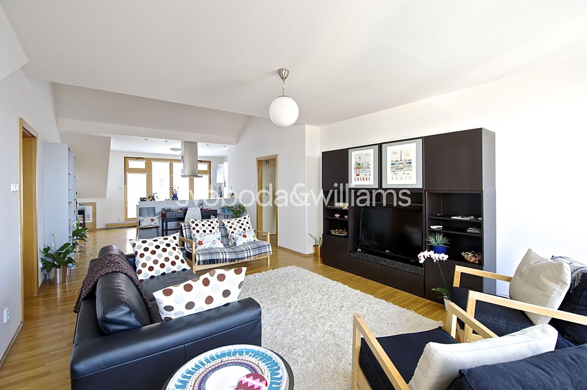 Pronájem bytu 4+kk 125 m² – fotografie 5