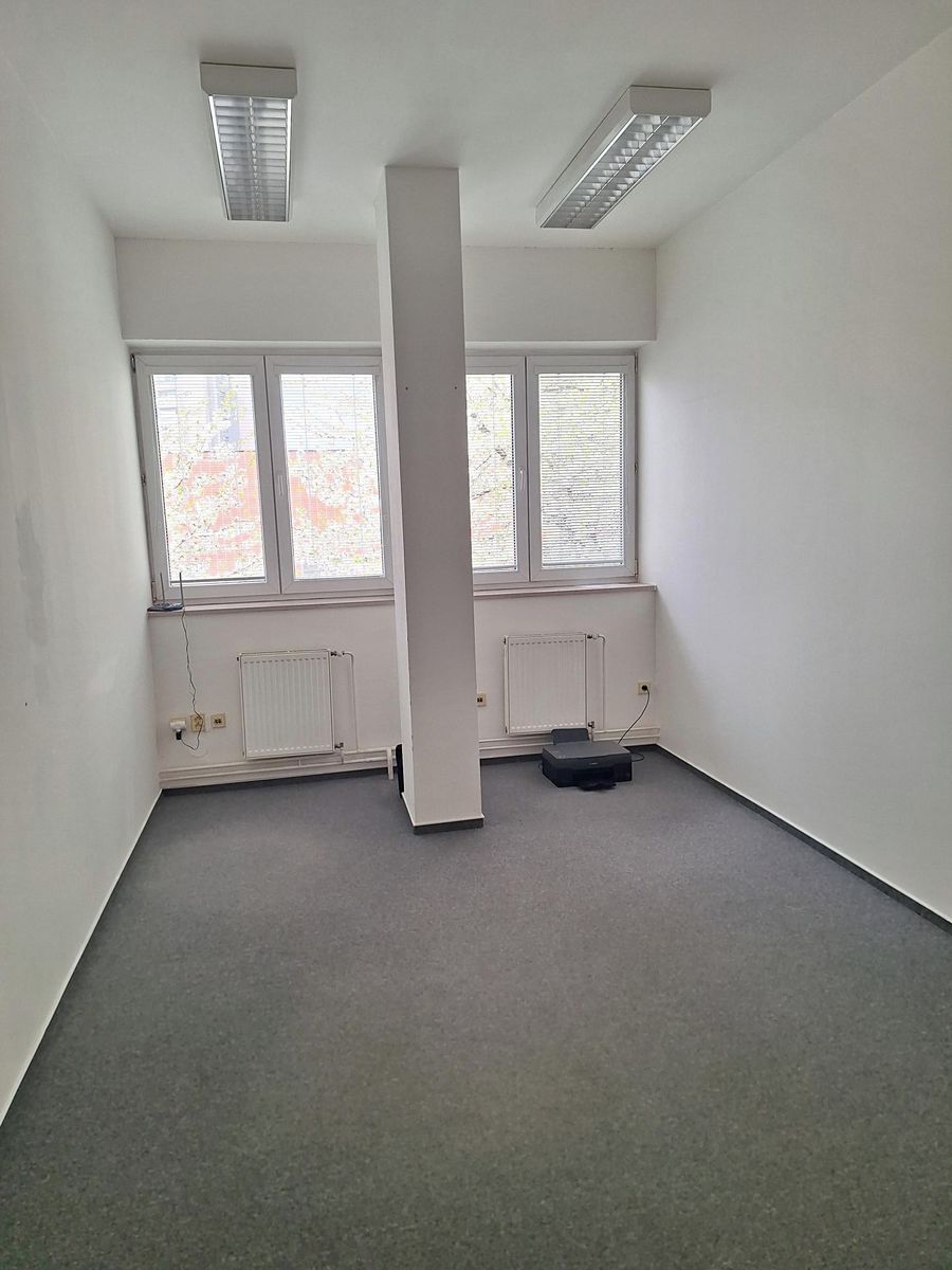 Pronájem kanceláře 15 m² – fotografie 2