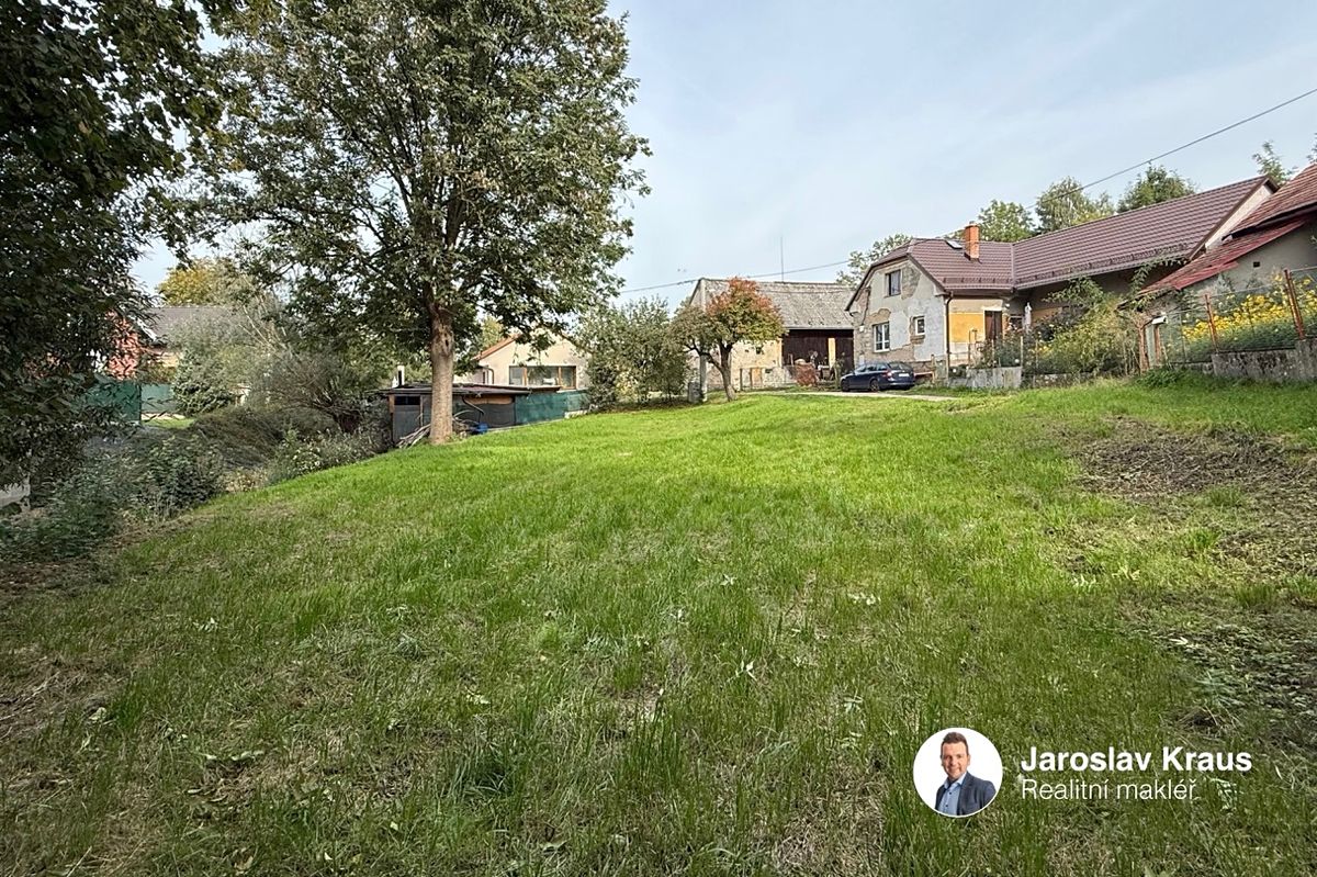 Prodej stavebního pozemku 690 m² – fotografie 5