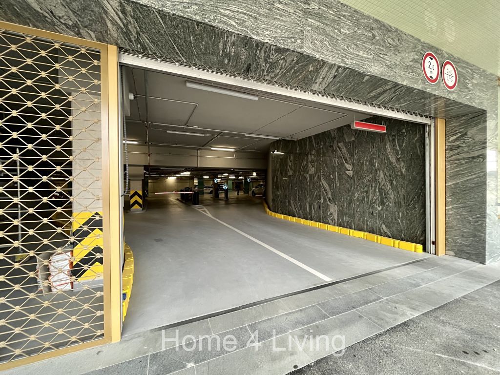 Pronájem garážového stání 12 m² – fotografie 4