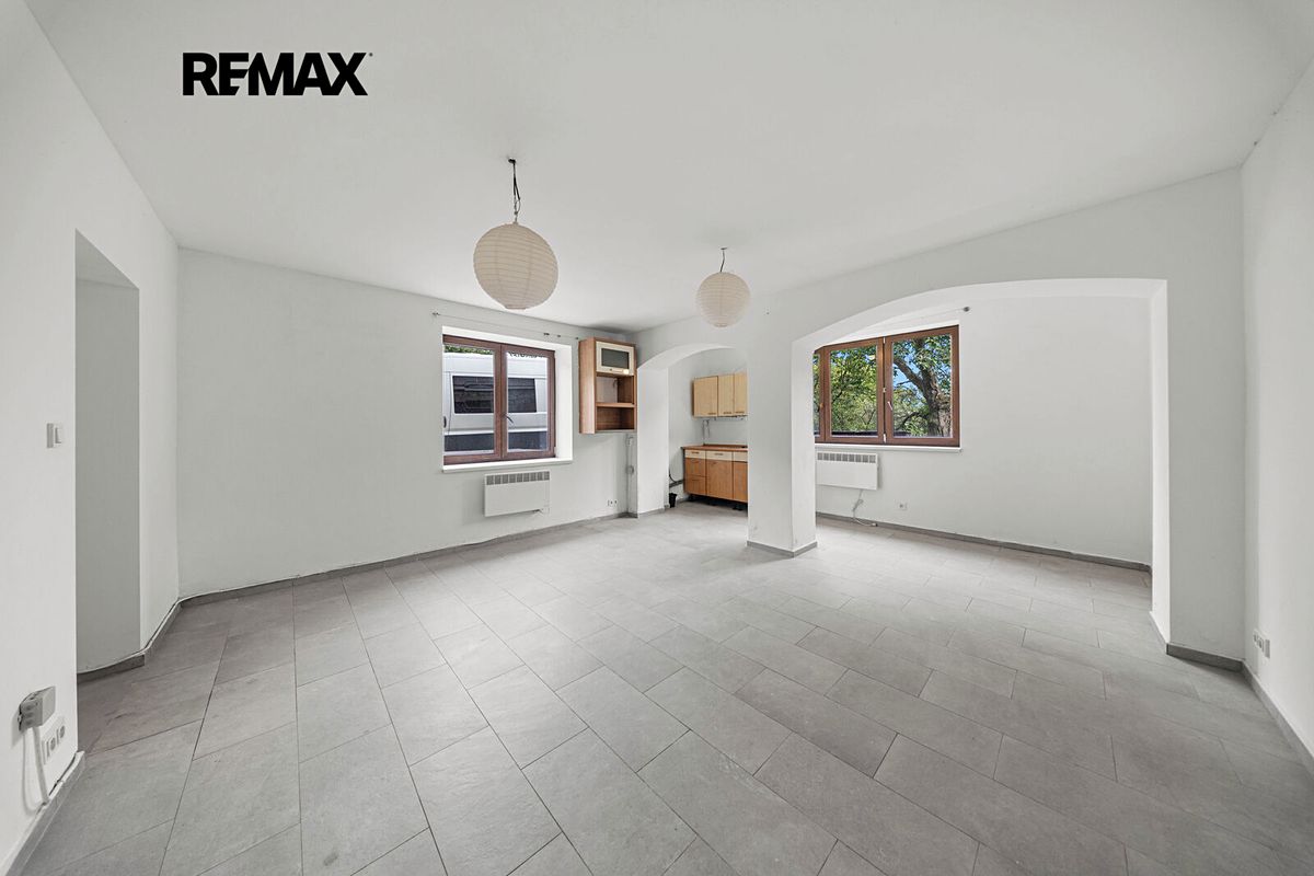 Prodej kanceláře 61 m² – fotografie 2