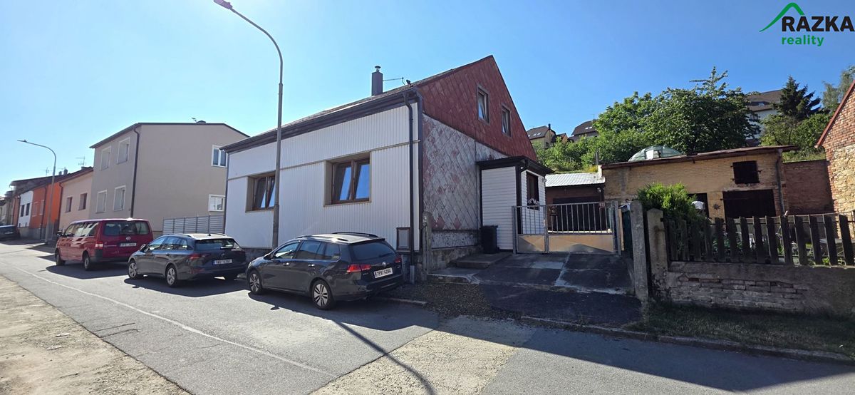 Prodej rodinného domu 190 m², pozemek 1076 m²