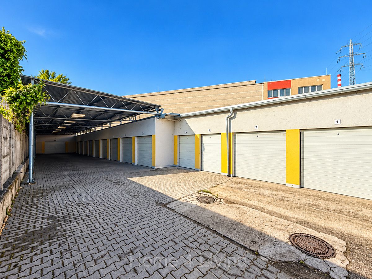 Prodej skladového prostoru 667 m²