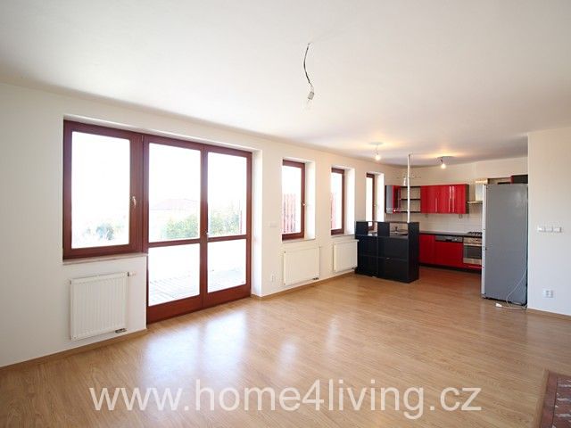 Pronájem rodinného domu 193 m², pozemek 800 m² – fotografie 4