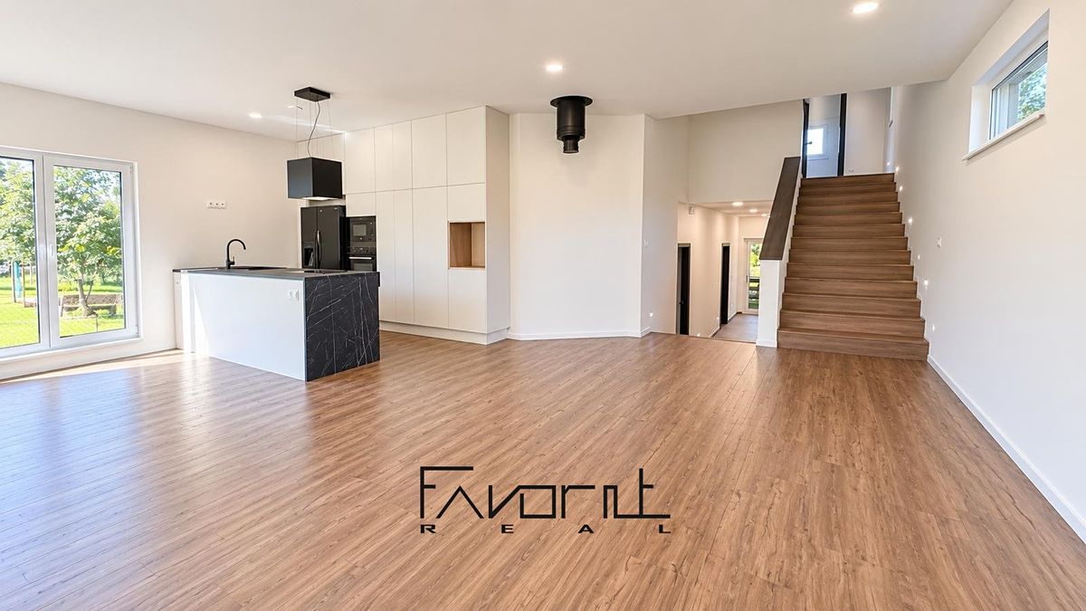 Prodej rodinného domu 186 m², pozemek 1050 m² – fotografie 5