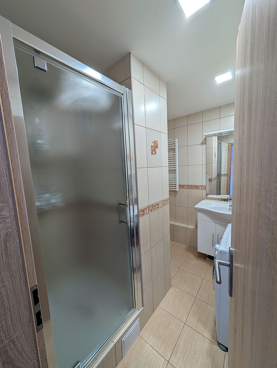 Pronájem bytu 2+1 63 m² – fotografie 3