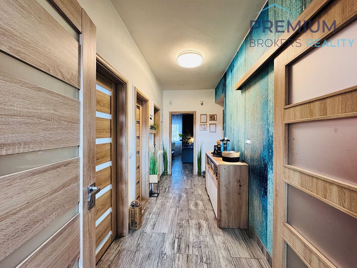 Prodej rodinného domu 150 m², pozemek 440 m² – fotografie 2