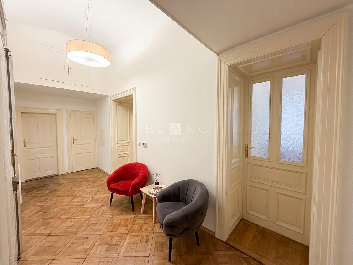 Pronájem kanceláře 135 m² – fotografie 2