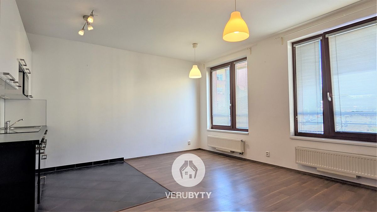 Pronájem bytu 1+kk 34 m² – fotografie 3
