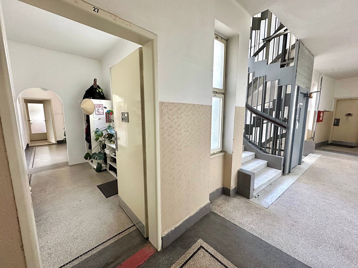 Pronájem bytu 2+1 90 m² – fotografie 3