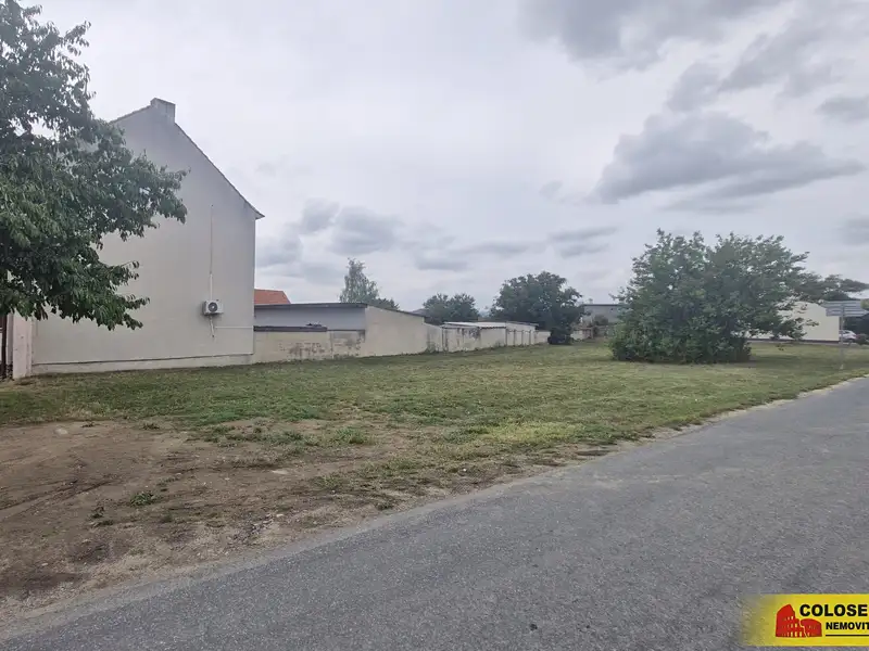 Prodej stavebního pozemku 1289 m², Šumice – náhled fotky 3