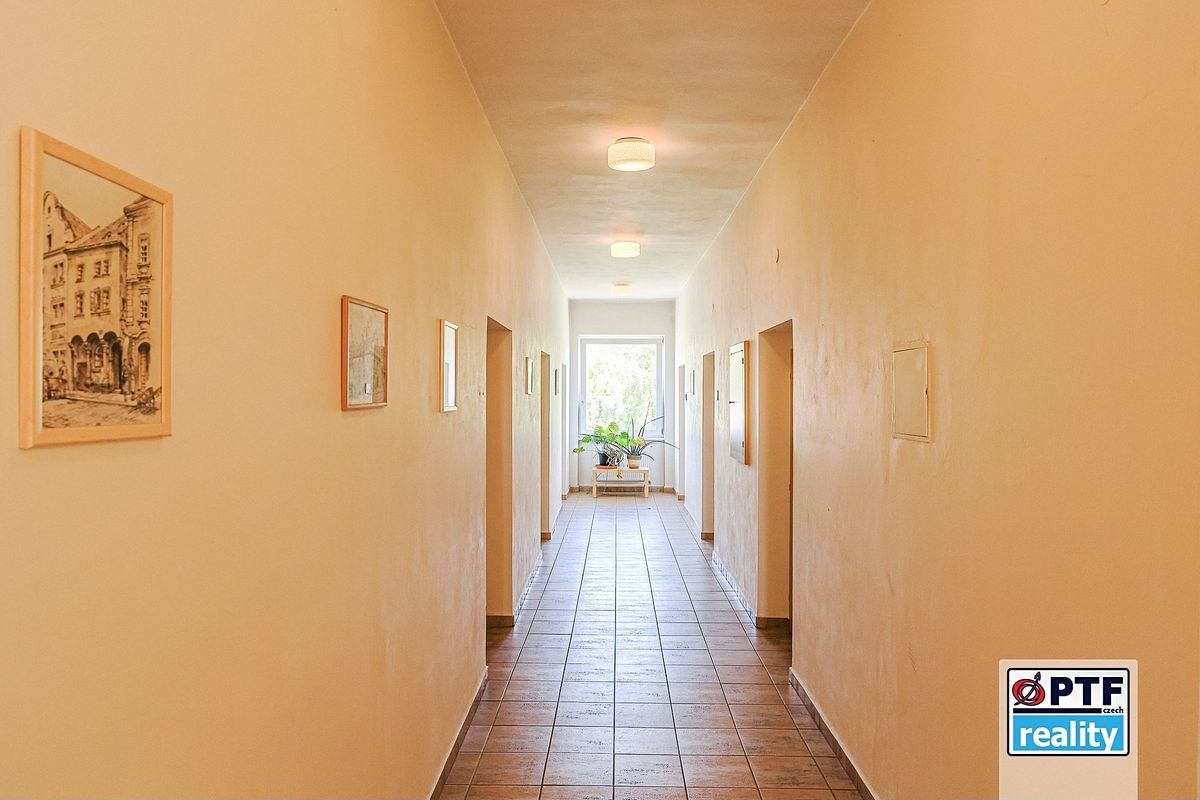 Pronájem kanceláře 16 m² – fotografie 4