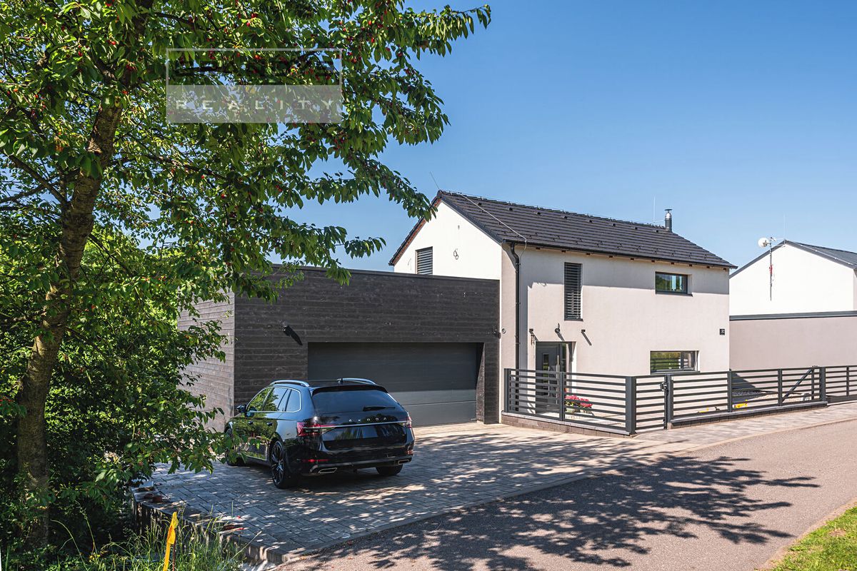 Prodej rodinného domu 129 m², pozemek 1054 m²