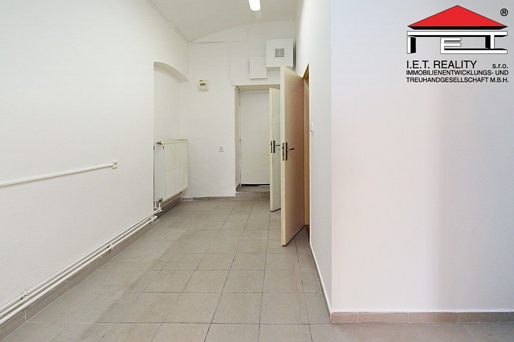 Pronájem obchodního prostoru 47 m² – fotografie 3