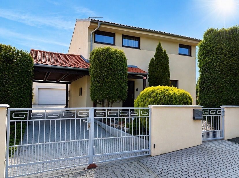 Prodej rodinného domu 130 m², pozemek 565 m², Zlončice – fotka 1 z 3