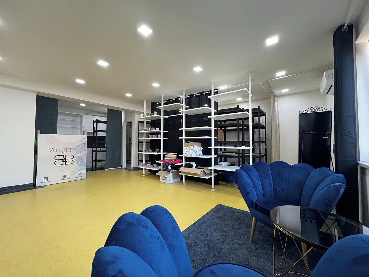 Pronájem obchodního prostoru 27 m²