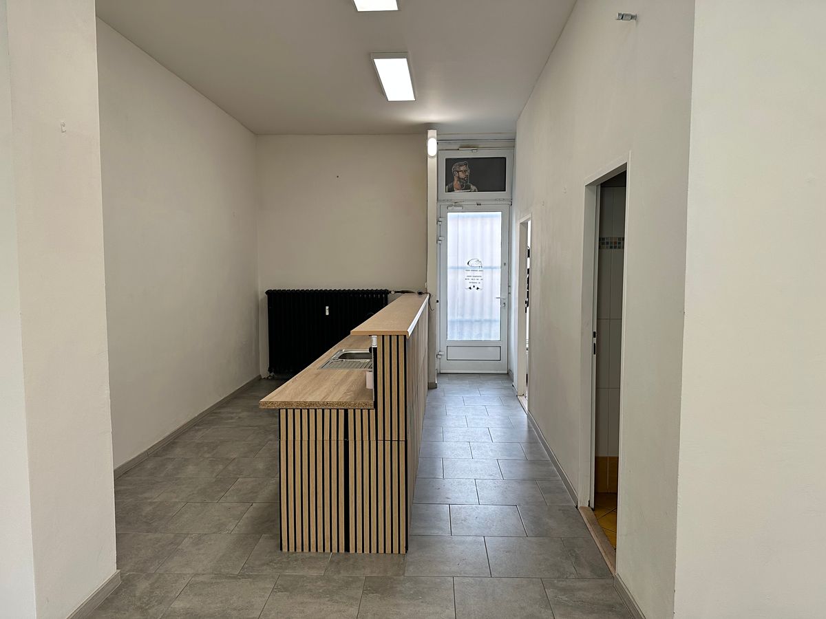 Pronájem obchodního prostoru 72 m² – fotografie 3