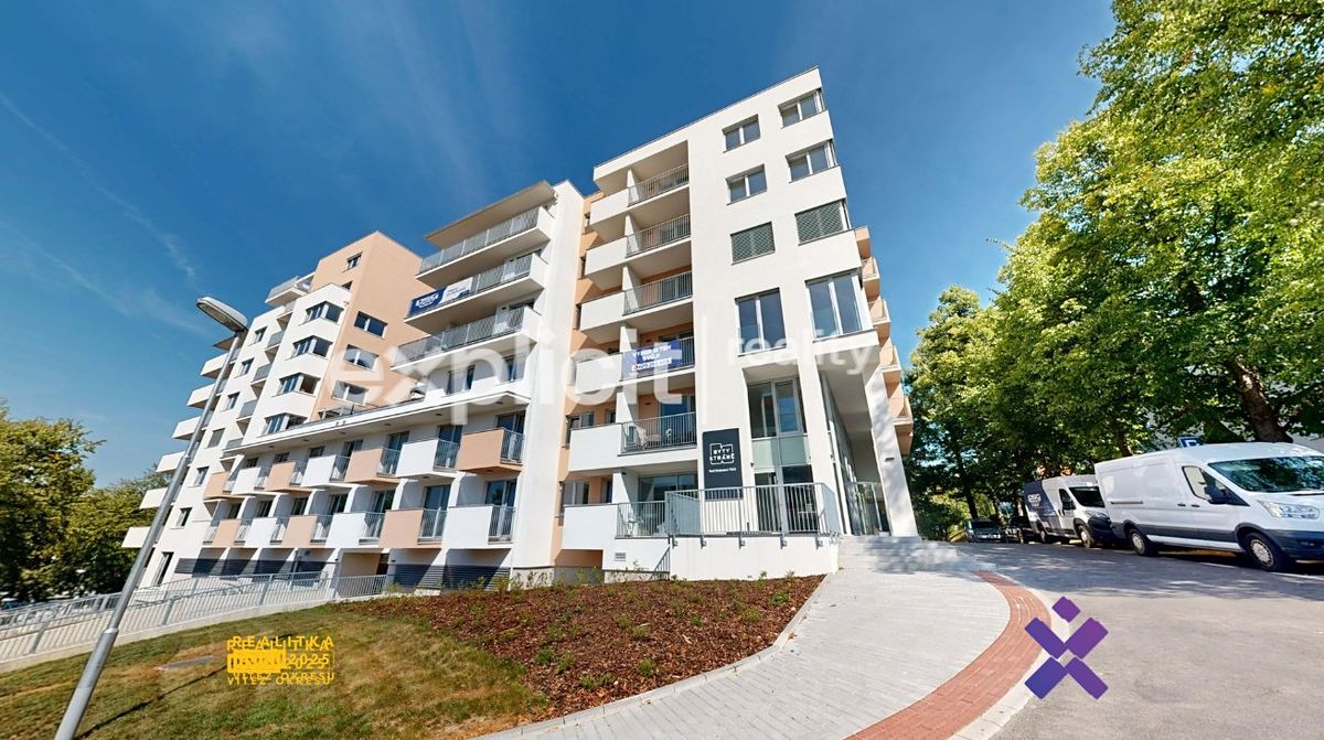 Pronájem garážového stání 15 m² – fotografie 3