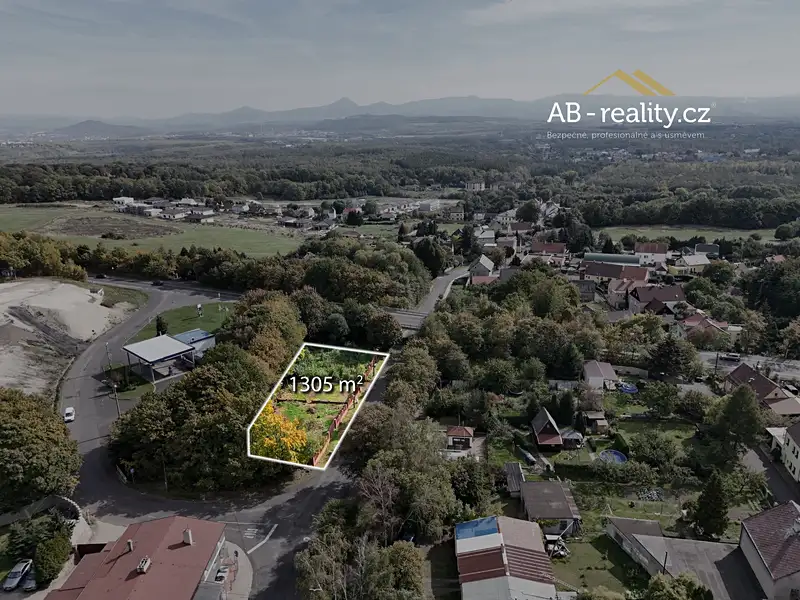 Prodej stavebního pozemku 1305 m², Košťany – náhled fotky 1