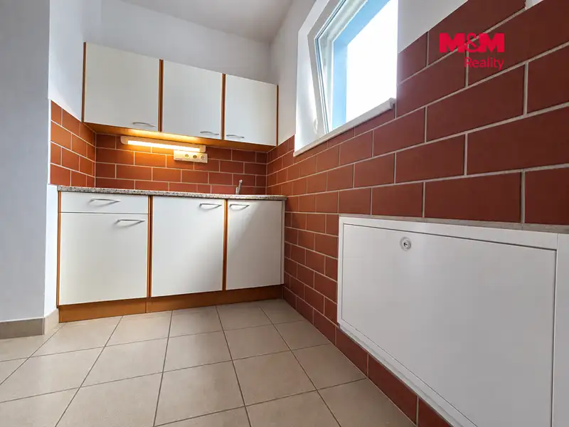 Pronájem kanceláře 28 m², Nehvizdy – náhled fotky 3