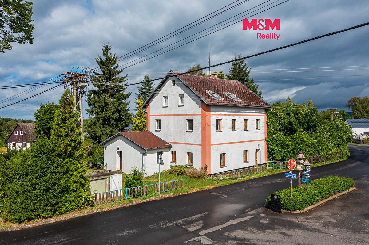 Prodej rodinného domu 346 m², pozemek 899 m², Arnoltice – fotka 1 z 3