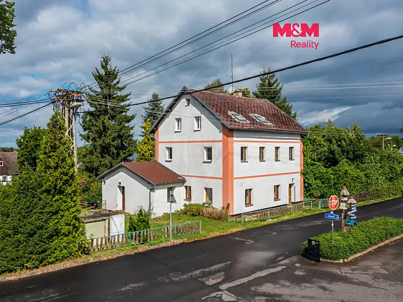 Prodej rodinného domu 346 m², pozemek 899 m², Arnoltice – náhled fotky 1