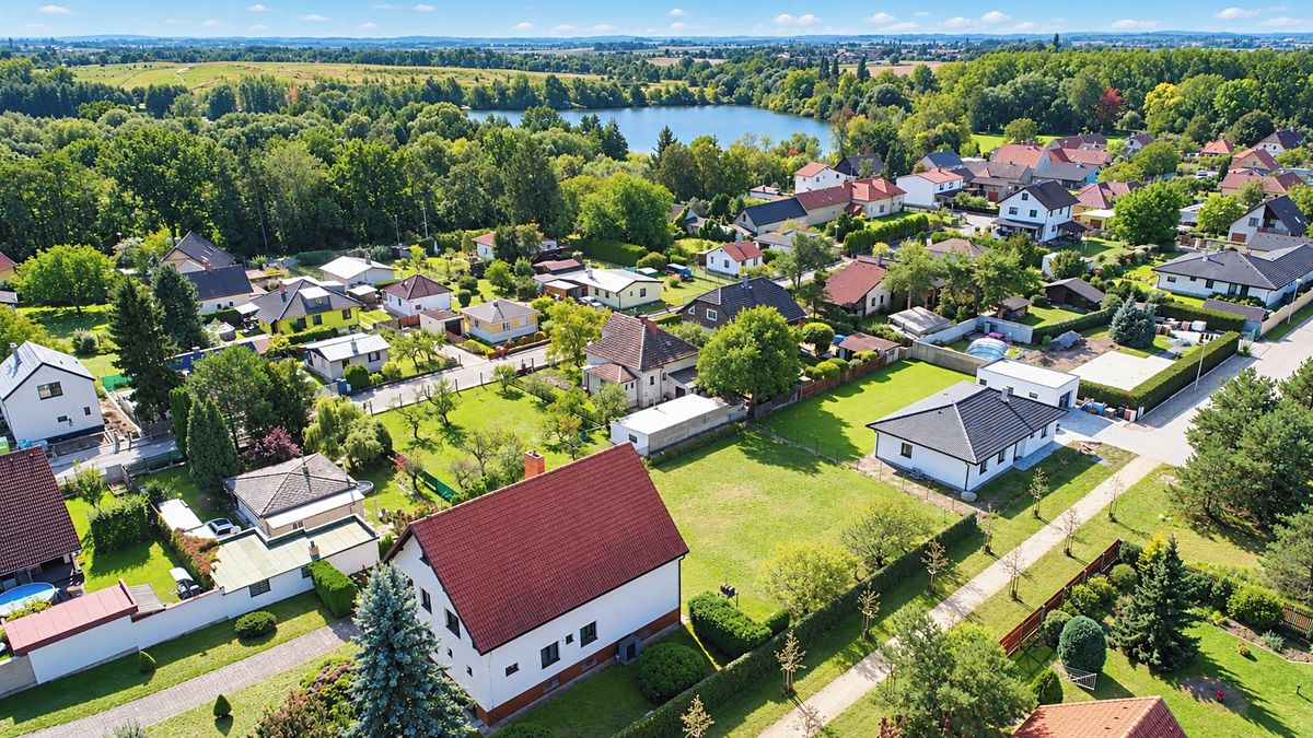 Prodej rodinného domu 300 m², pozemek 1755 m²