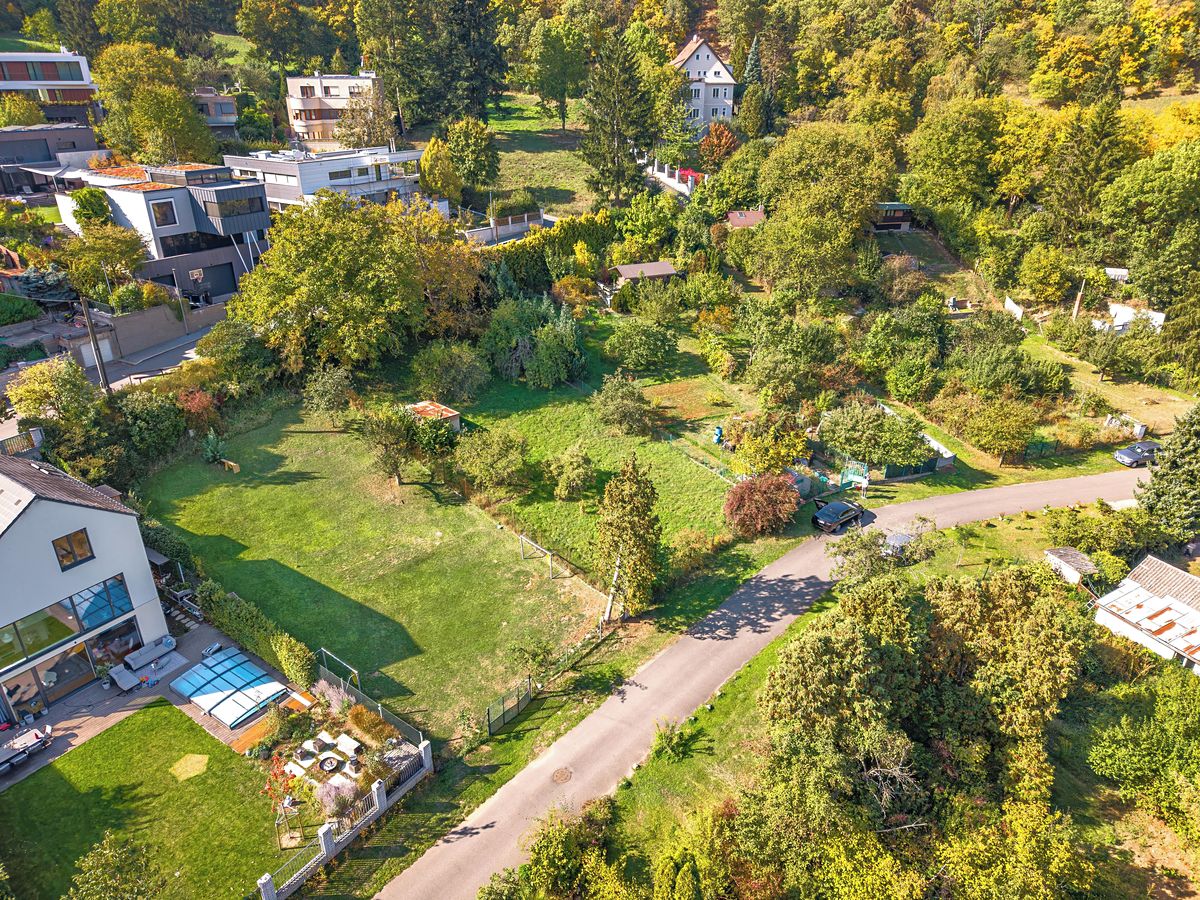 Prodej stavebního pozemku 758 m² – fotografie 4