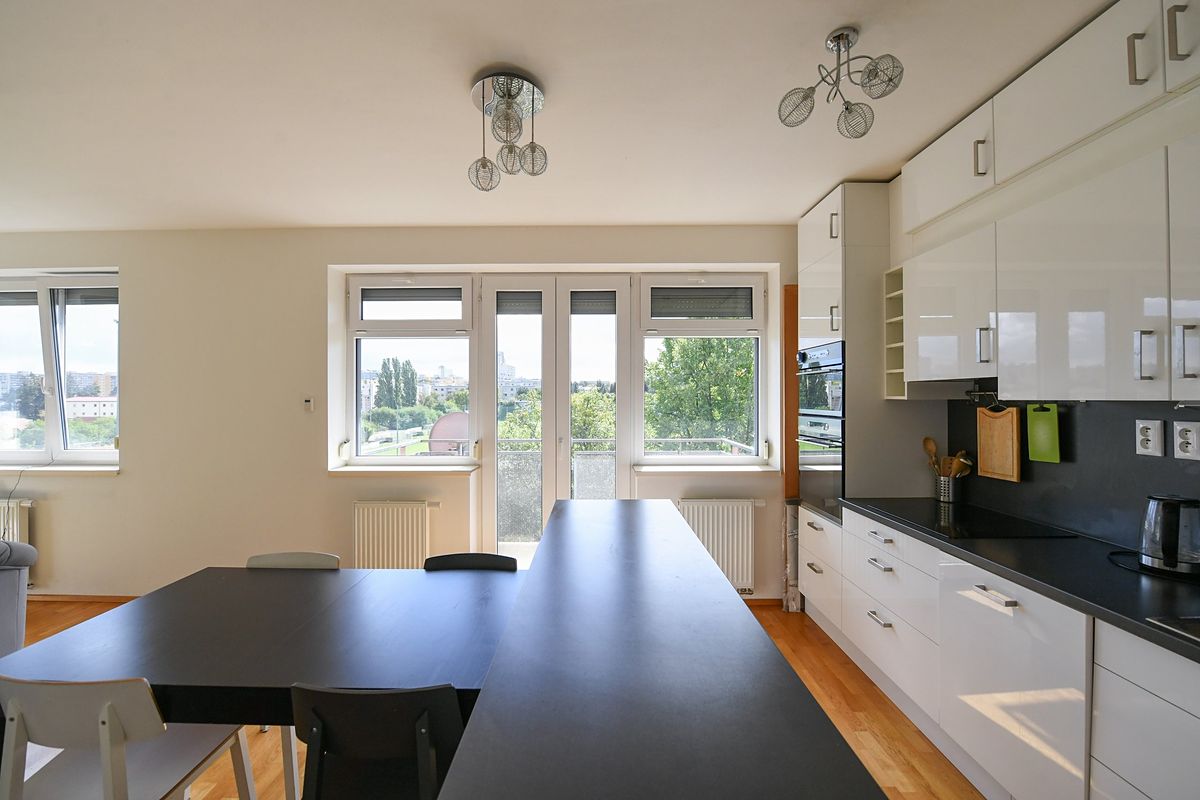 Pronájem bytu 4+kk 105 m² – fotografie 2