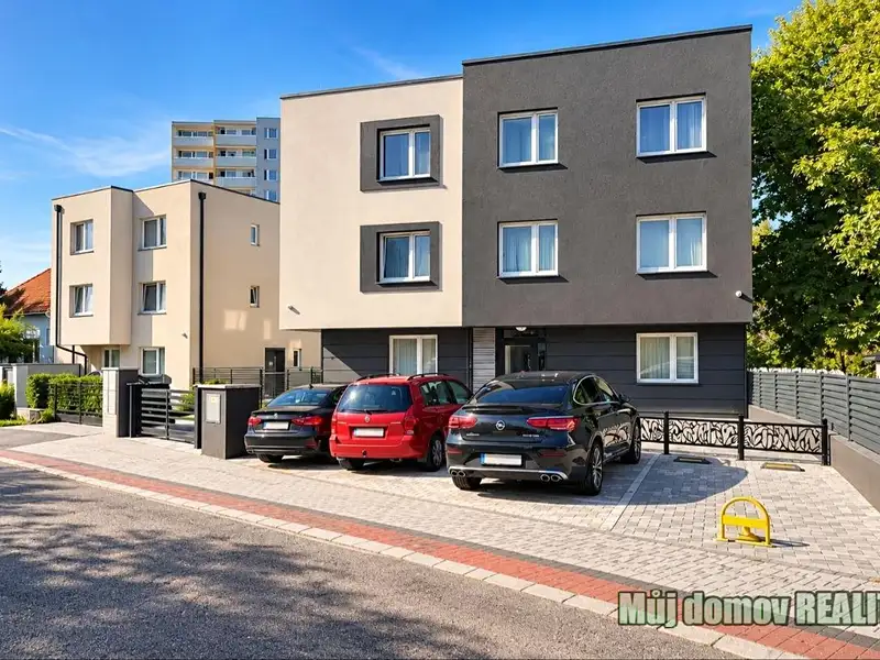 Prodej bytu 1+kk 29 m², Praha – náhled fotky 1