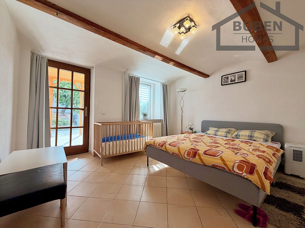 Prodej rodinného domu 360 m², pozemek 641 m² – fotografie 5