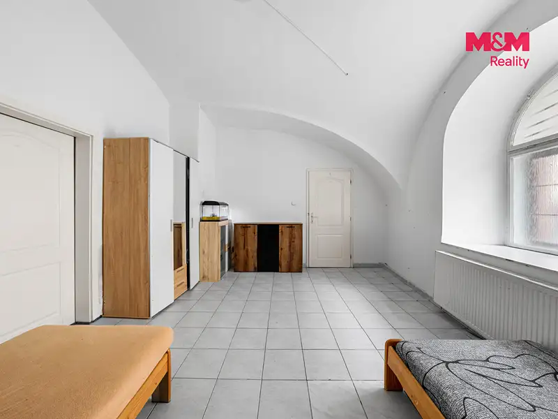 Prodej rodinného domu 500 m², pozemek 374 m², Kadaň – náhled fotky 2