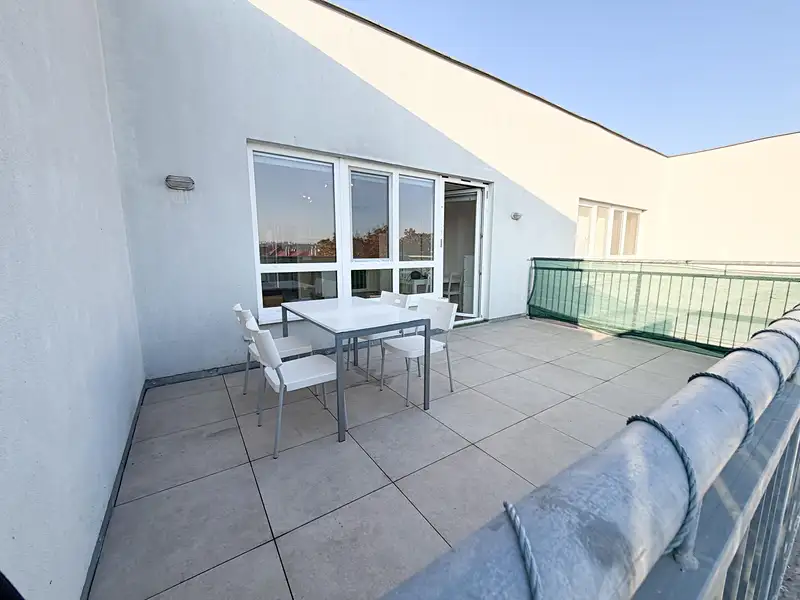 Pronájem bytu 1+kk 42 m², Praha – náhled fotky 2