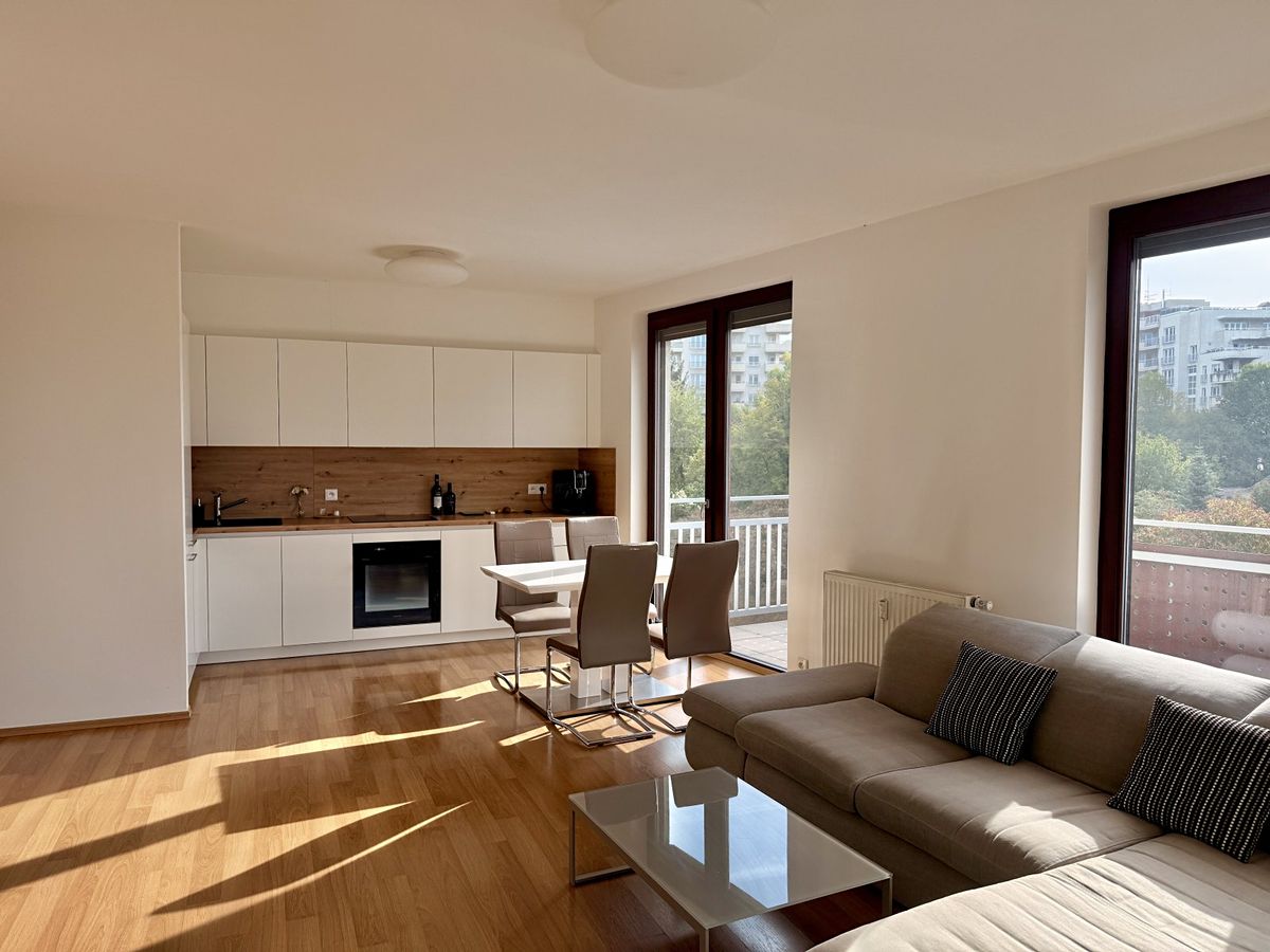 Pronájem bytu 3+kk 72 m² – fotografie 3