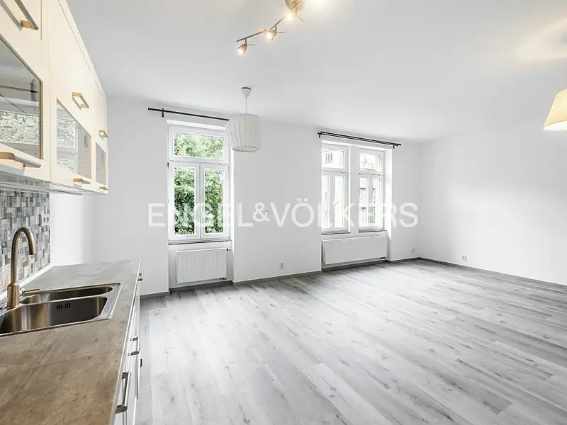 Pronájem bytu 2+kk 63 m², Praha – náhled fotky 3