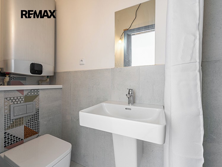 Pronájem bytu 1+kk, 25 m² (8 z 10)