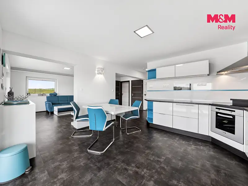Prodej rodinného domu 233 m², pozemek 570 m², Velké Pavlovice – náhled fotky 2