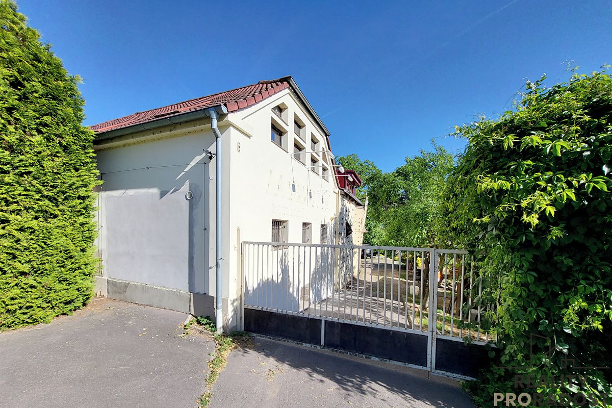 Prodej komerční nemovitosti 261 m² – fotografie 2