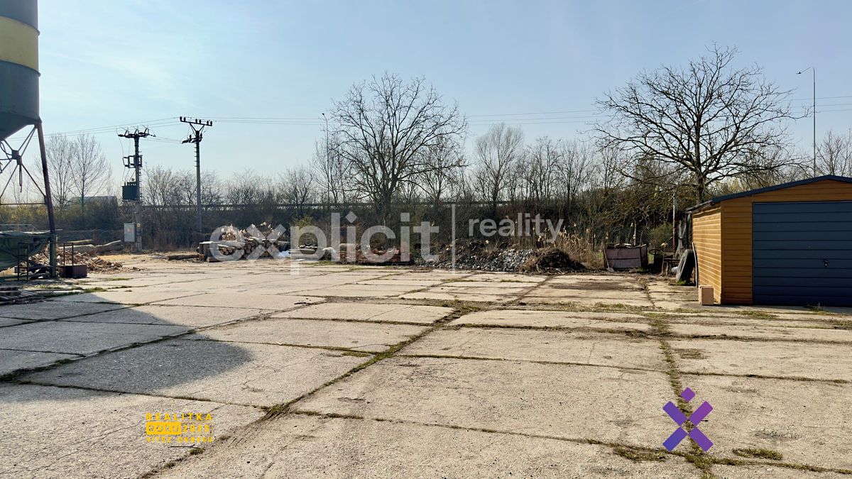 Pronájem komerčního pozemku 100 m² – fotografie 4