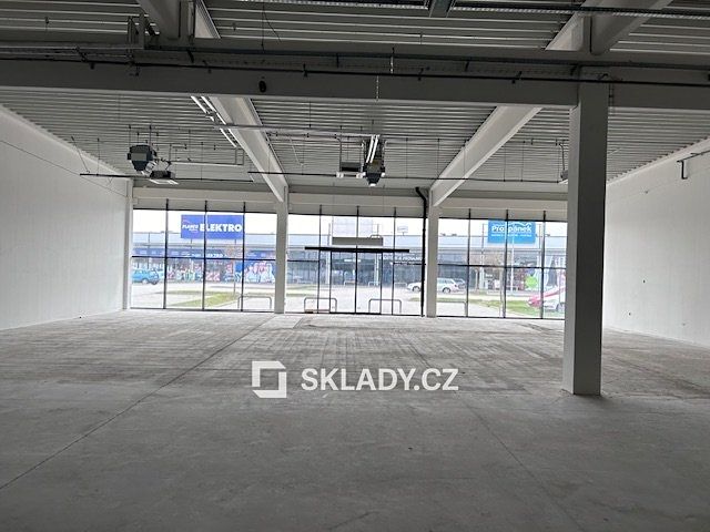 Pronájem obchodního prostoru 477 m² – fotografie 2