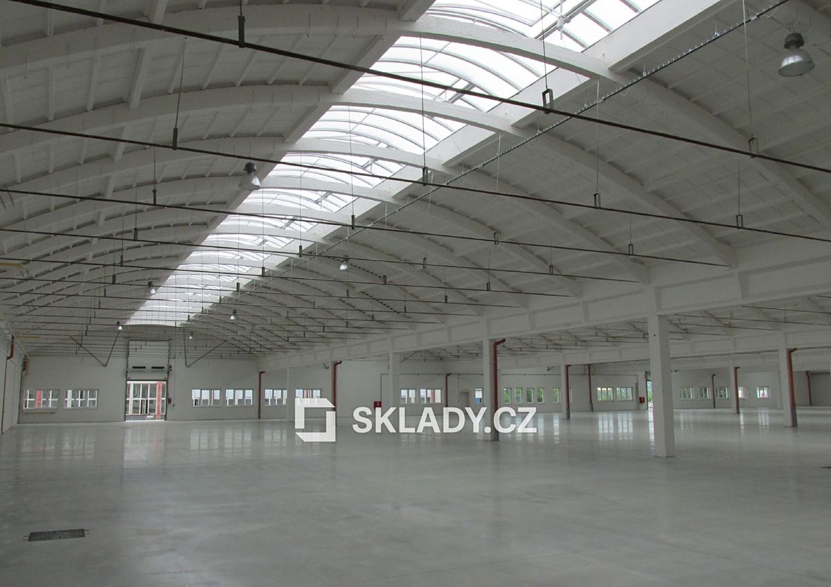Pronájem skladového prostoru 1000 m² – fotografie 2