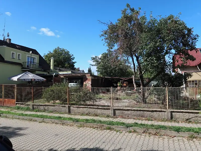 Prodej stavebního pozemku 318 m², Praha – náhled fotky 1